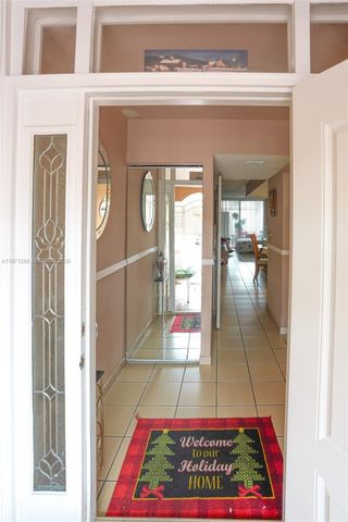 1159 W 40th St 16, Hialeah, FL 33012