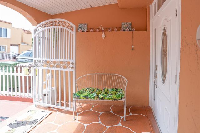 1159 W 40th St 16, Hialeah, FL 33012