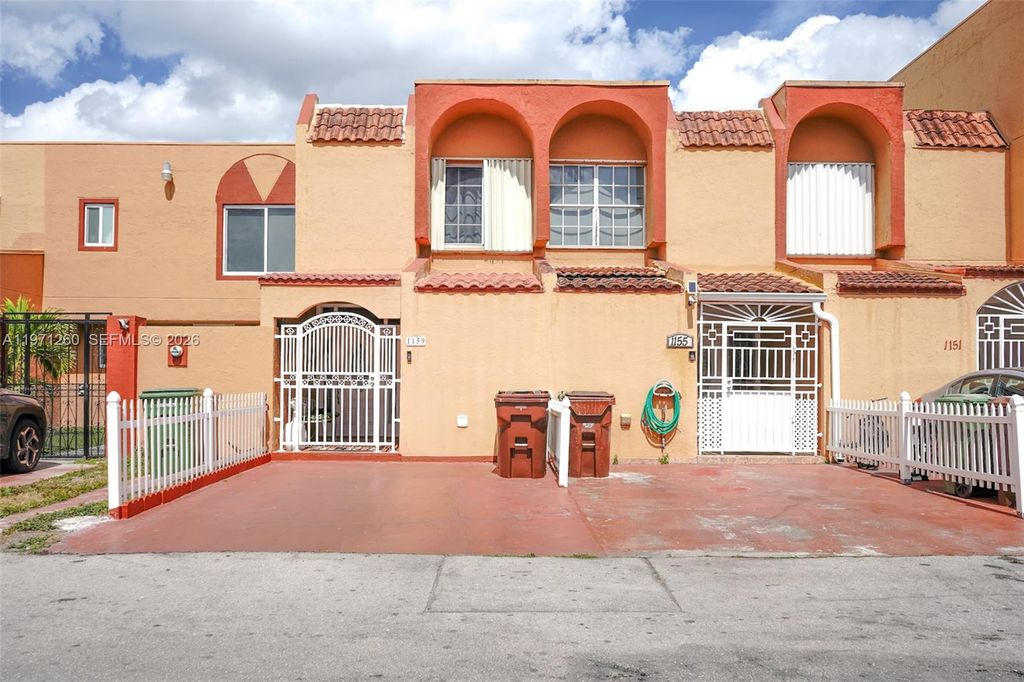 1159 W 40th St 16, Hialeah, FL 33012