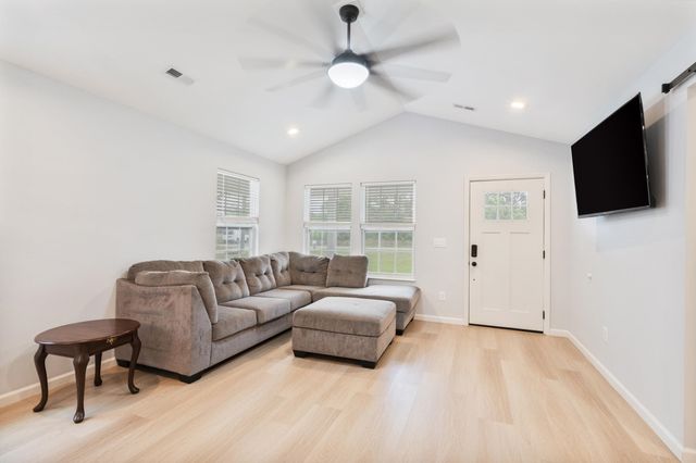 395 Pine Oaks Farm Rd., Aynor, SC 29511