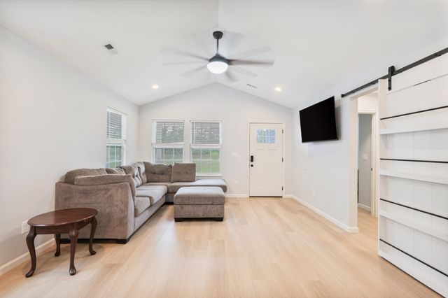 395 Pine Oaks Farm Rd., Aynor, SC 29511