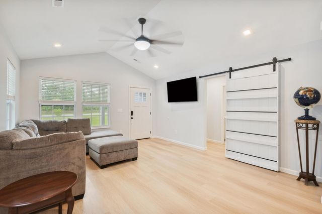 395 Pine Oaks Farm Rd., Aynor, SC 29511