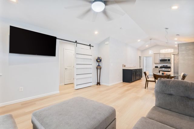 395 Pine Oaks Farm Rd., Aynor, SC 29511