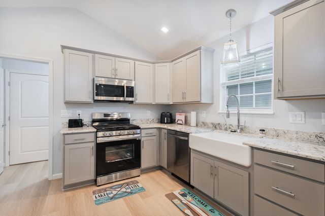 395 Pine Oaks Farm Rd., Aynor, SC 29511