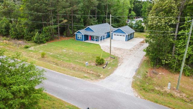 395 Pine Oaks Farm Rd., Aynor, SC 29511