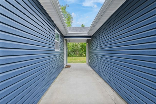 395 Pine Oaks Farm Rd., Aynor, SC 29511