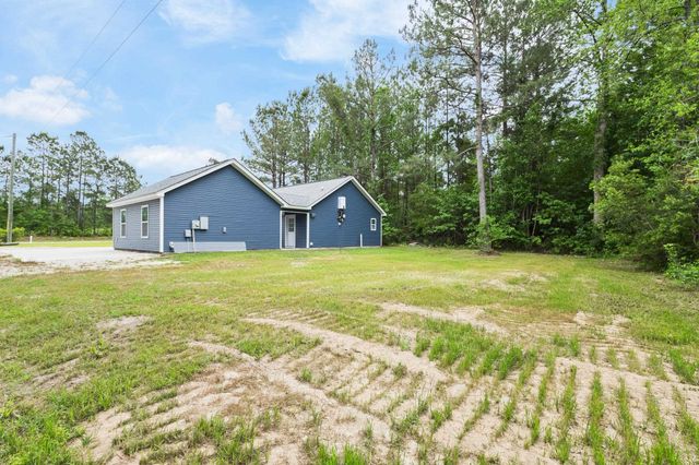 395 Pine Oaks Farm Rd., Aynor, SC 29511