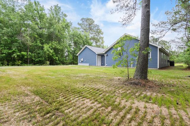 395 Pine Oaks Farm Rd., Aynor, SC 29511