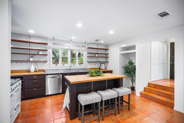 1703 Graywood CV, Austin, TX 78704