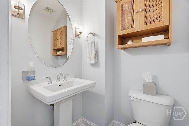 28 Romney Place, Savannah, GA 31406