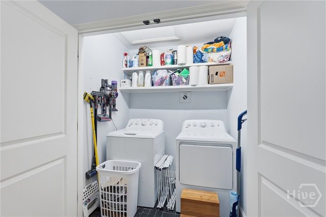 28 Romney Place, Savannah, GA 31406