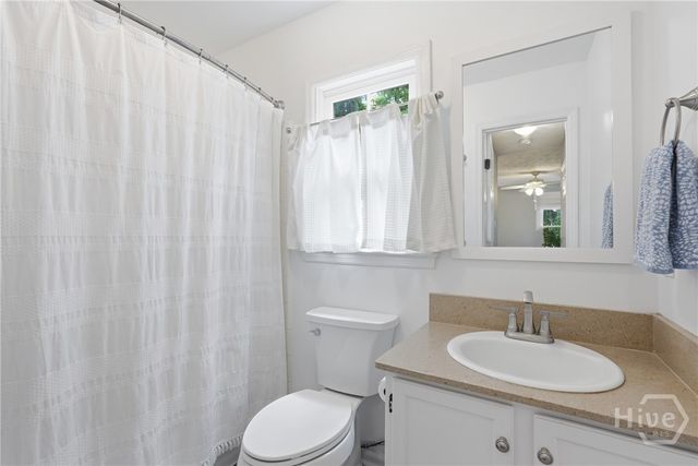 28 Romney Place, Savannah, GA 31406