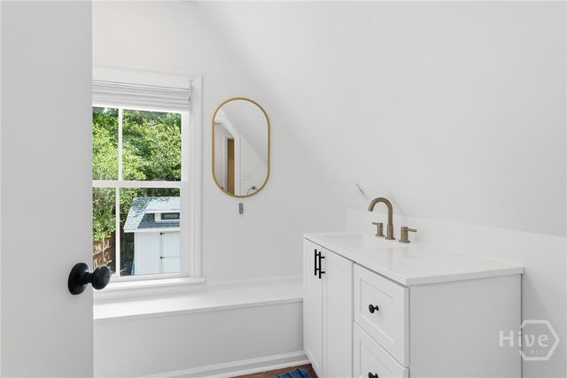 28 Romney Place, Savannah, GA 31406