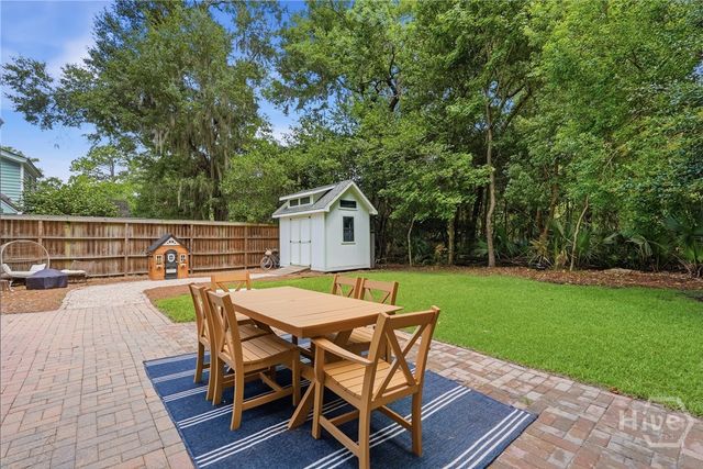 28 Romney Place, Savannah, GA 31406