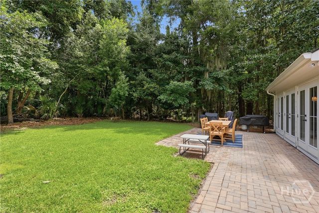 28 Romney Place, Savannah, GA 31406