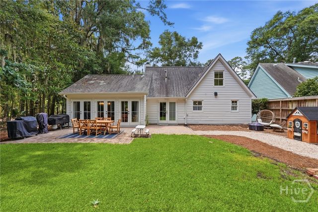 28 Romney Place, Savannah, GA 31406