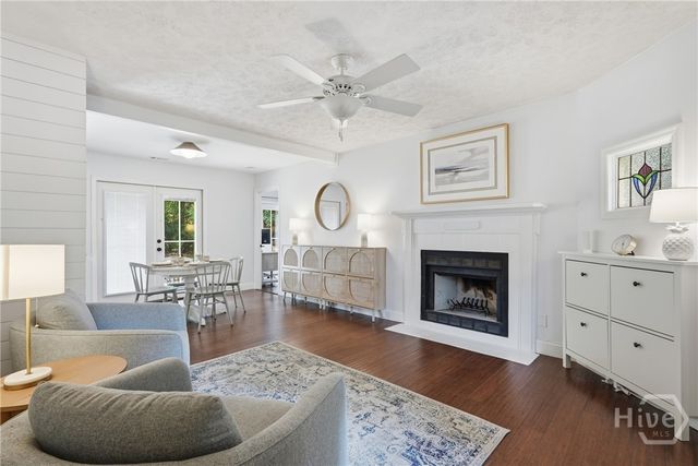 28 Romney Place, Savannah, GA 31406
