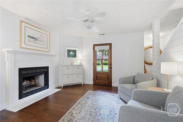 28 Romney Place, Savannah, GA 31406