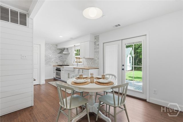 28 Romney Place, Savannah, GA 31406