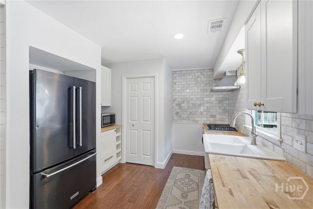 28 Romney Place, Savannah, GA 31406