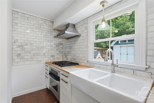 28 Romney Place, Savannah, GA 31406