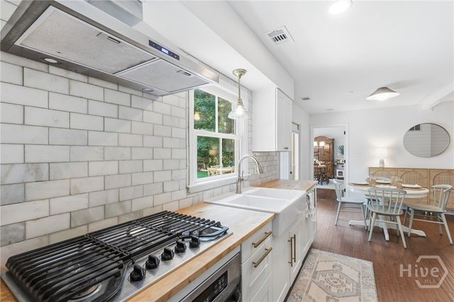 28 Romney Place, Savannah, GA 31406