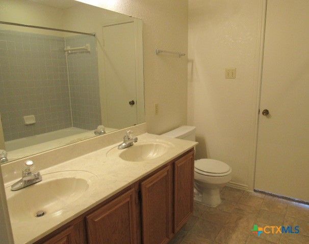 401 E Hogan Drive, Copperas Cove, TX 76522