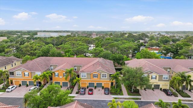 7839 LIMESTONE LANE 12-204, Sarasota, FL 34233