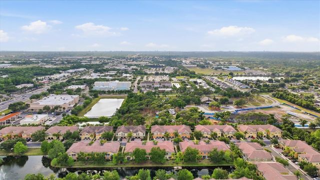 7839 LIMESTONE LANE 12-204, Sarasota, FL 34233