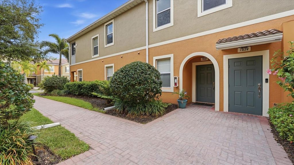 7839 LIMESTONE LANE 12-204, Sarasota, FL 34233