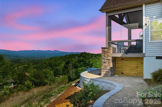 467 Crystal Heights Drive, Hendersonville, NC 28379