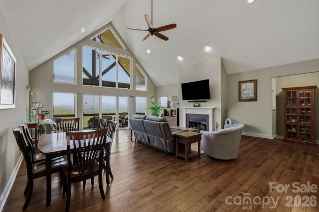 467 Crystal Heights Drive, Hendersonville, NC 28379
