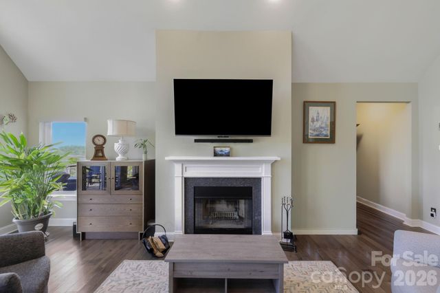 467 Crystal Heights Drive, Hendersonville, NC 28379