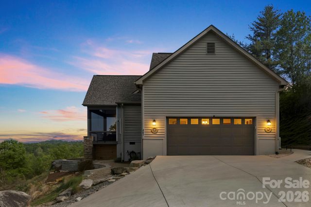 467 Crystal Heights Drive, Hendersonville, NC 28379