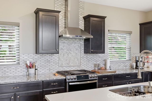 467 Crystal Heights Drive, Hendersonville, NC 28379