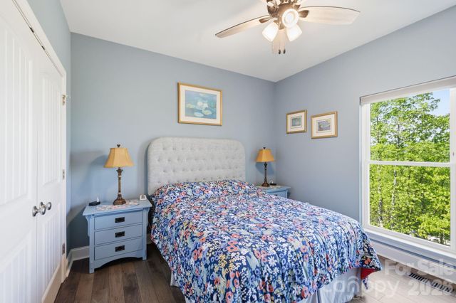 467 Crystal Heights Drive, Hendersonville, NC 28379