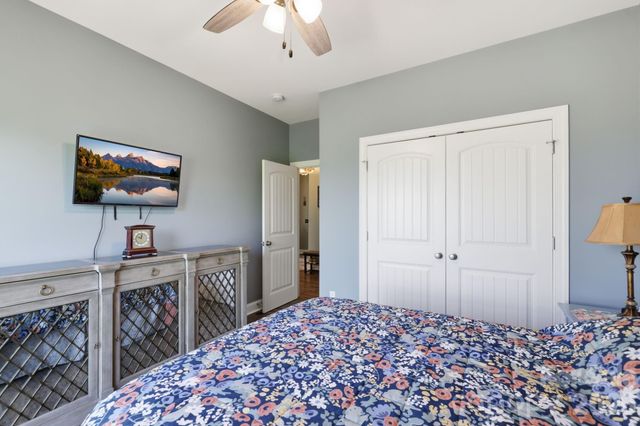 467 Crystal Heights Drive, Hendersonville, NC 28379