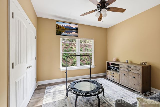 467 Crystal Heights Drive, Hendersonville, NC 28379