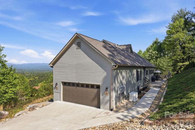 467 Crystal Heights Drive, Hendersonville, NC 28379