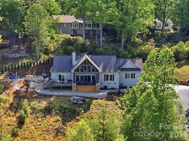 467 Crystal Heights Drive, Hendersonville, NC 28379