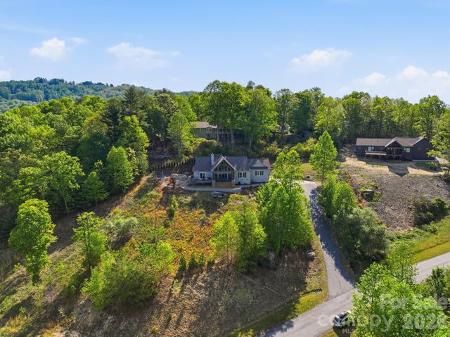 467 Crystal Heights Drive, Hendersonville, NC 28379