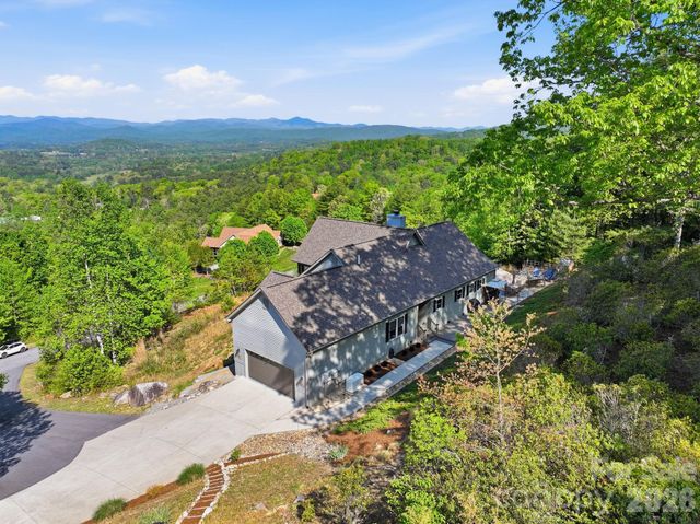 467 Crystal Heights Drive, Hendersonville, NC 28379