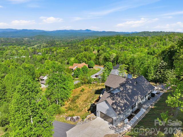 467 Crystal Heights Drive, Hendersonville, NC 28379