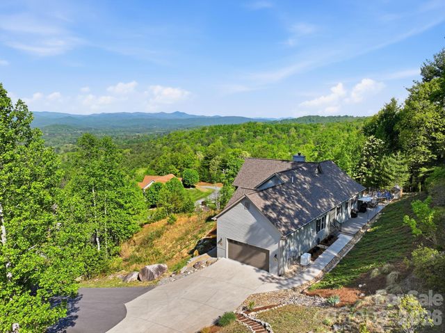 467 Crystal Heights Drive, Hendersonville, NC 28379