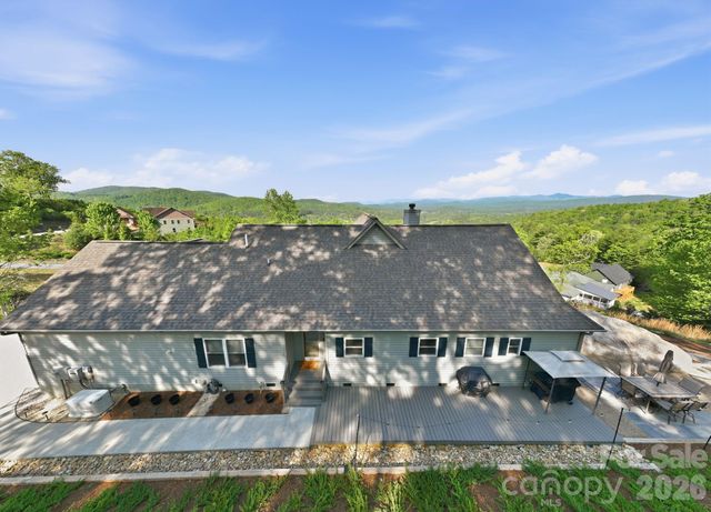 467 Crystal Heights Drive, Hendersonville, NC 28379