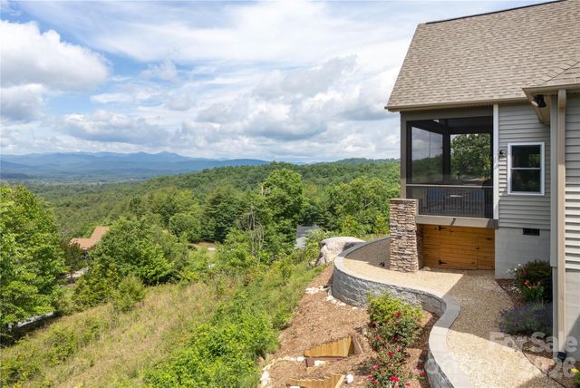 467 Crystal Heights Drive, Hendersonville, NC 28379