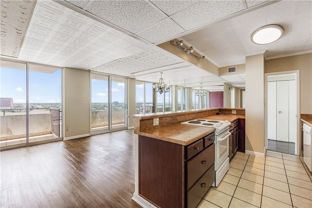 715 S Upper Broadway 1103, Corpus Christi, TX 78401