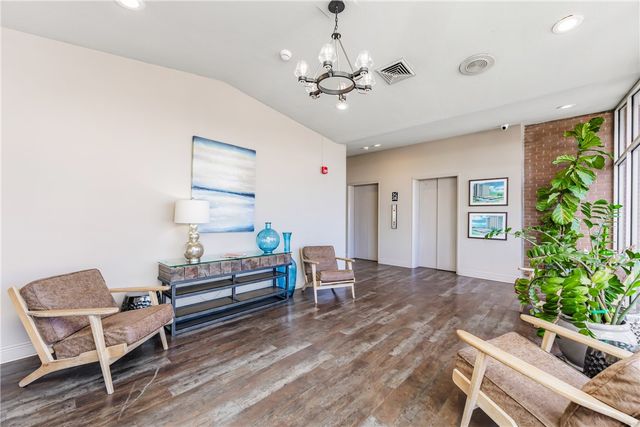 715 S Upper Broadway 1103, Corpus Christi, TX 78401