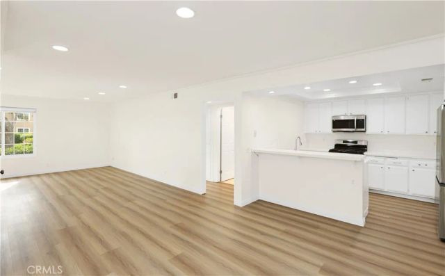 94 Greenfield, Irvine, CA 92614