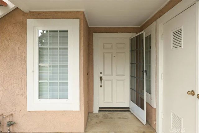 94 Greenfield, Irvine, CA 92614